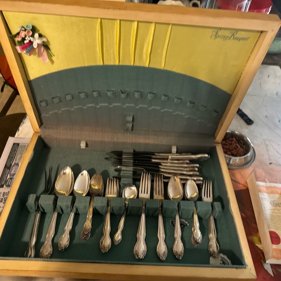 Vintages Spring Banquet International Silver Cutlery WM ROGERS MFG - Picture 1 of 4